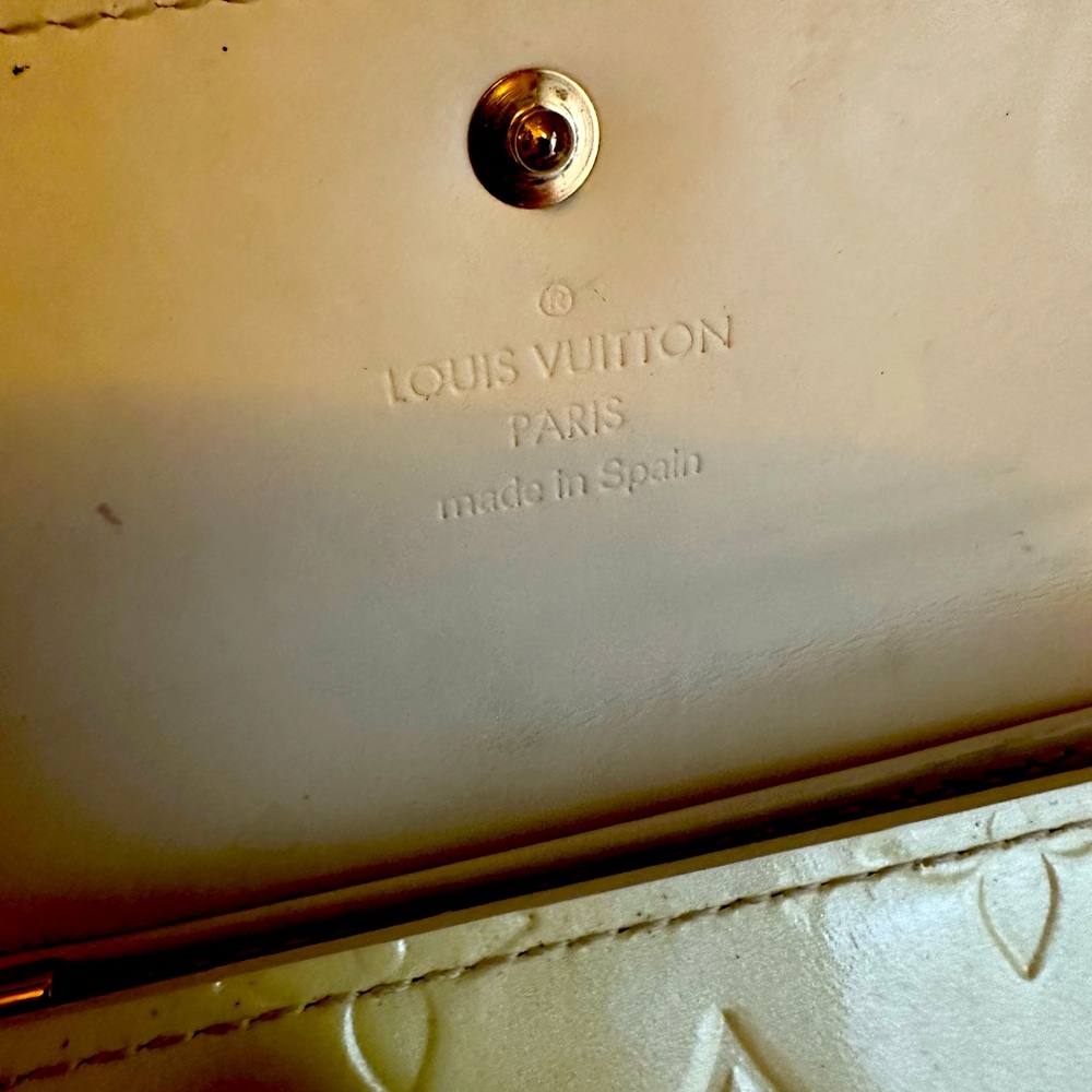 Louis Vuitton Keyholder - Picture 4 of 7